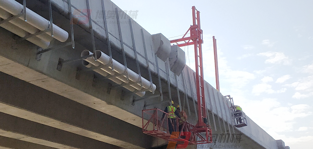 高速橋梁排水管安裝及橋底檢修平台