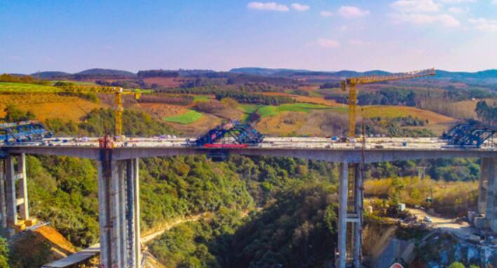 三清高速全線唯一連續剛構橋馬蹄河大橋順利合龍