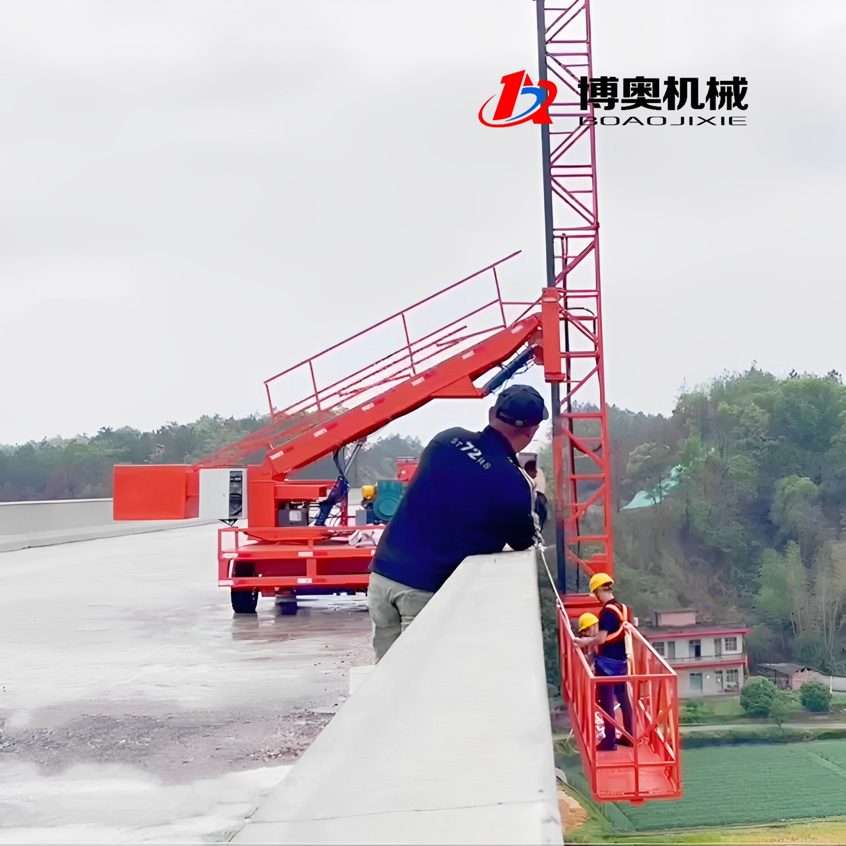 M60可跨越防抛網的液壓橋梁排水管側邊安裝設備_檢修車