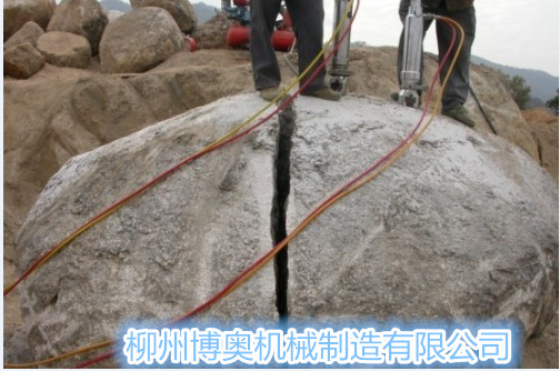 岩石劈裂機解決安徽采石難題/劈裂機價格